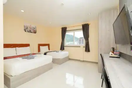 Square One Patong - 110