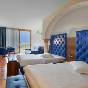 Alexander - 4