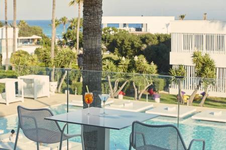 So White Club Resort - 9