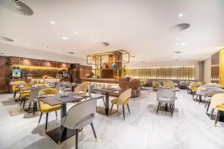 VIP Executive Suites do Marques - 32
