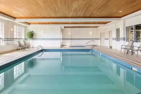 Country Inn & Suites by Radisson, Calgary-Northeast - 12