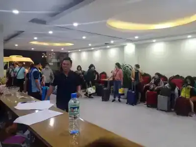 Golden Lotus Airport & Travel - 12
