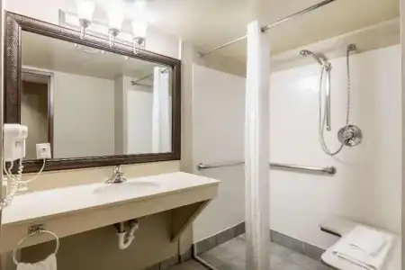 Comfort Suites Austin Airport - 43