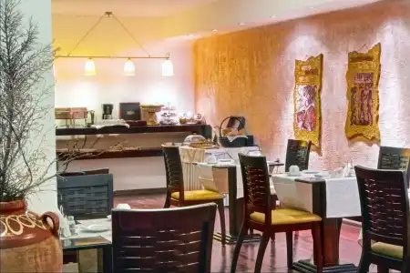 Nicola - 10