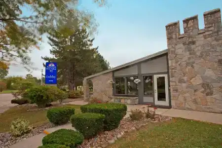 Americas Best Value Inn Lansing - 0