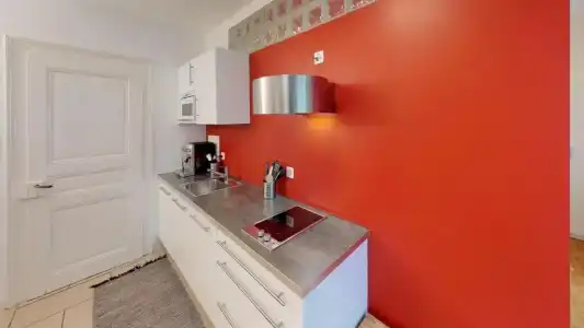 Unique Serviced Living at Airport Line - 64