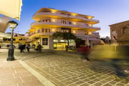 Polyxenia Suites - 0