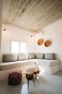 Mesanto Luxury Suites - 36