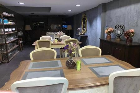 Frankie's Inn - 8