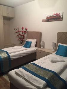 Corvin Rose Apartment - 50