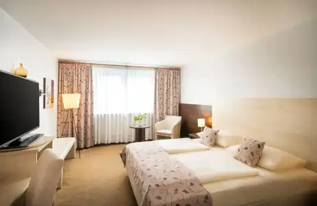 QU, Trademark Collection by Wyndham - 4