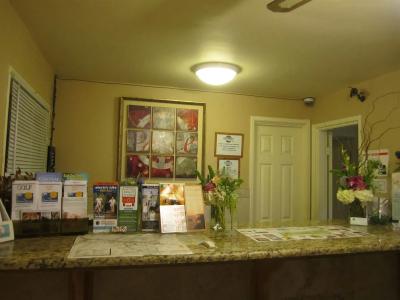 The Palomar Inn - 11