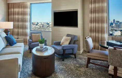 Renaissance Dallas - 6