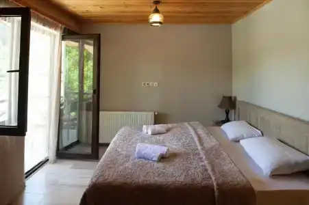 Nino Ratiani's Guesthouse - 15