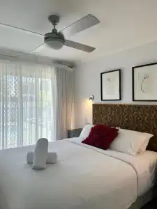 Noosa Parade Holiday Inn - 95