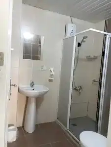 Khan's B&B - 8
