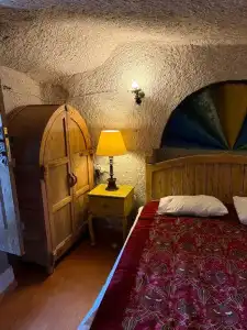 Valley Inn Cave - 57