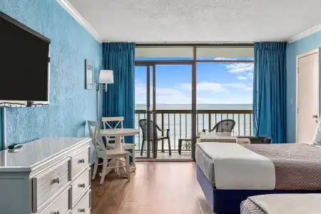 North Shore Oceanfront Resort with Waterpark - 3