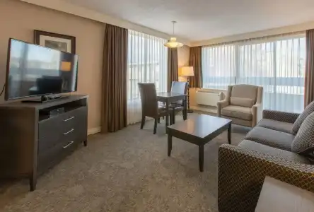 Embassy Inn - 76