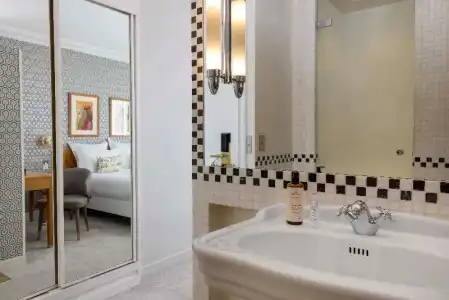 Hôtel de Banville - 82