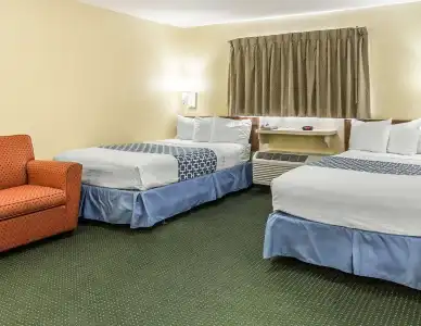 Suburban Studios Fort Myers Cape Coral - 5