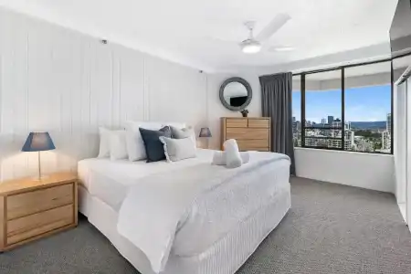 Surfers Century Oceanside Apartments - 185