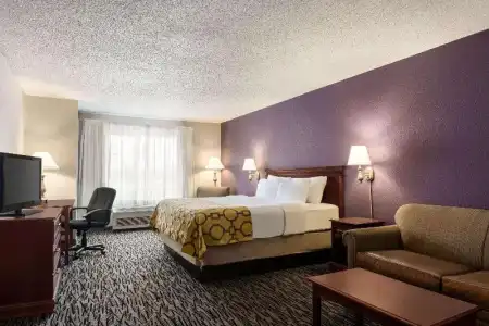 La Quinta Inn Springfield East - 36