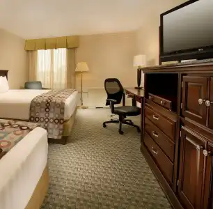 Hampton Inn Kansas City Stadium, MO - 12
