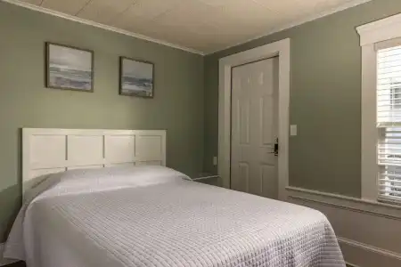 Eagle House Motel - 14
