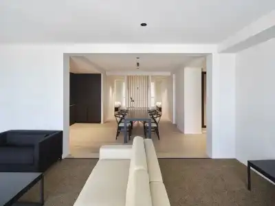 Burbury & Apartments - 34