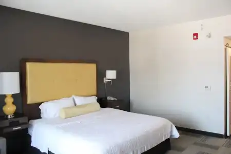 Hampton Inn & Suites Los Angeles/Hollywood - 42