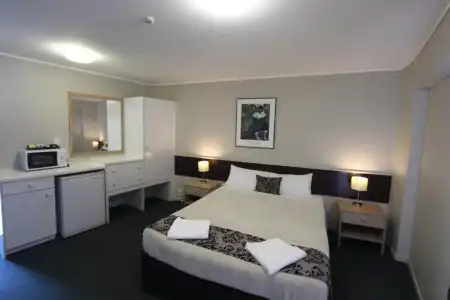 Motel 80 - 25