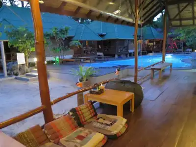 V-View Beach Resort - 9