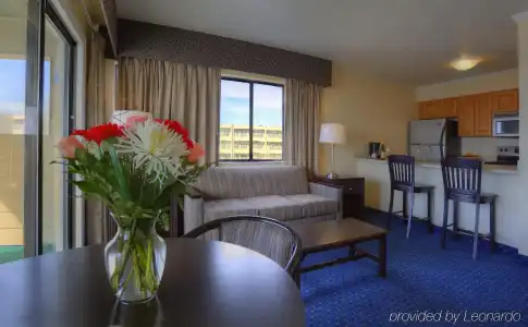 Sailport Waterfront Suites - 41