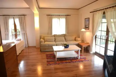 Efe Göcek - 25