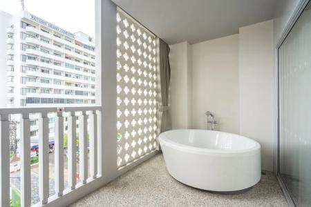 Ramada by Wyndham Phuket Deevana - 10