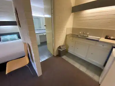 Mahogany Motel - 5