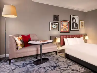 The Trafalgar St. James London, Curio Collection by Hilton - 39