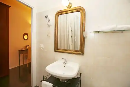 Amica Rome Guest House - 5
