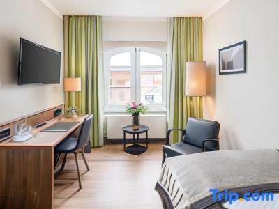 Best Western Plus Excelsior - 38