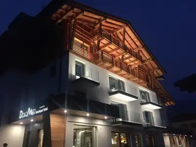 Dolomeet Boutique - 0