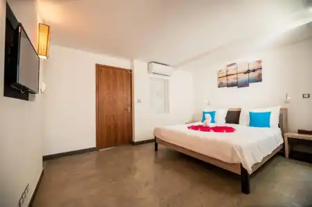 Toparadis Guest House - 86