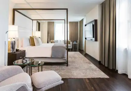 JW Marriott Houston Downtown - 2