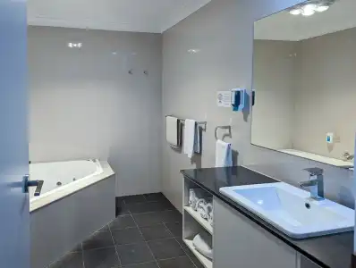 Arkana Motor Inn & Terrace Apartments - 63