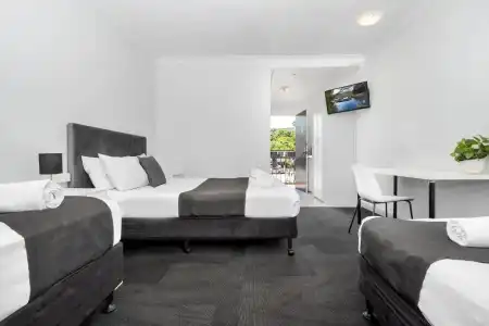 Comfort Inn Robert Towns - 33
