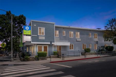 SureStay by Best Western Santa Monica - 31