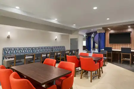 Holiday Inn Express and Suites Bakersfield Central by IHG - 43