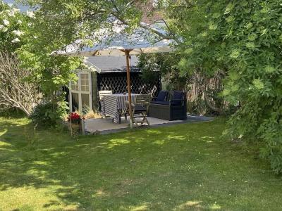 Villa Suisse Bed & Breakfast - 11