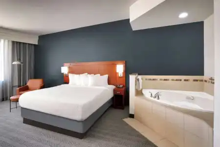 Residence Inn by Marriott Lincoln Downtown - 59