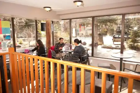 Banff International Hostel - 14